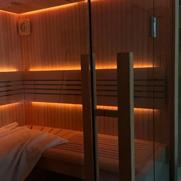 Le Nid Des Prés Gîtes & Spa，位于Mensignac的酒店