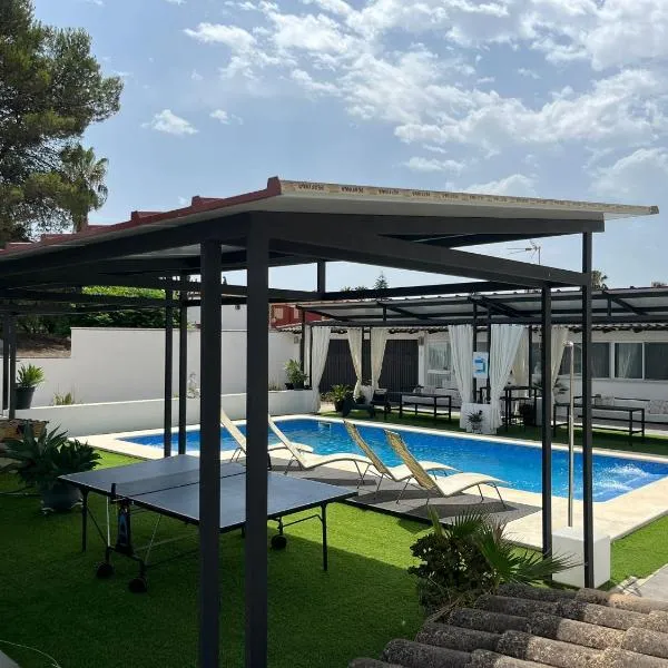 Apartamento 2, Chalet Manzano a 15" de Sevilla, a 30" del Aeropuerto de Sevilla，位于Villanueva del Ariscal的酒店