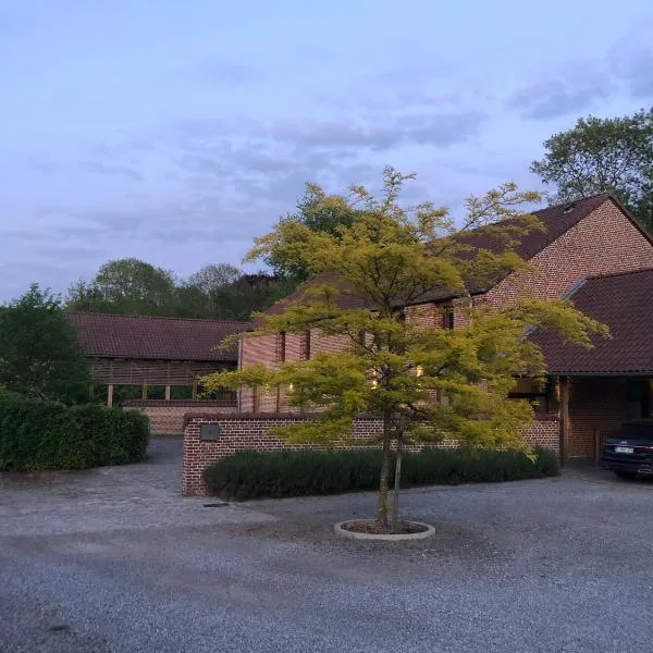 Domaine du Bois d'Hez - Corporate Privative Hotel，位于Genappe的酒店
