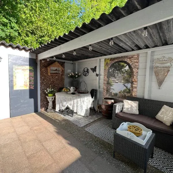 Chalet Royal romantisch, uniek en volledig privé，位于皮滕的酒店