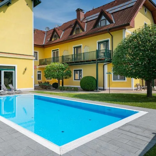 SCHACHENWALD Hotel & Restaurant I Free Parking，位于乌特普伦斯塔滕的酒店