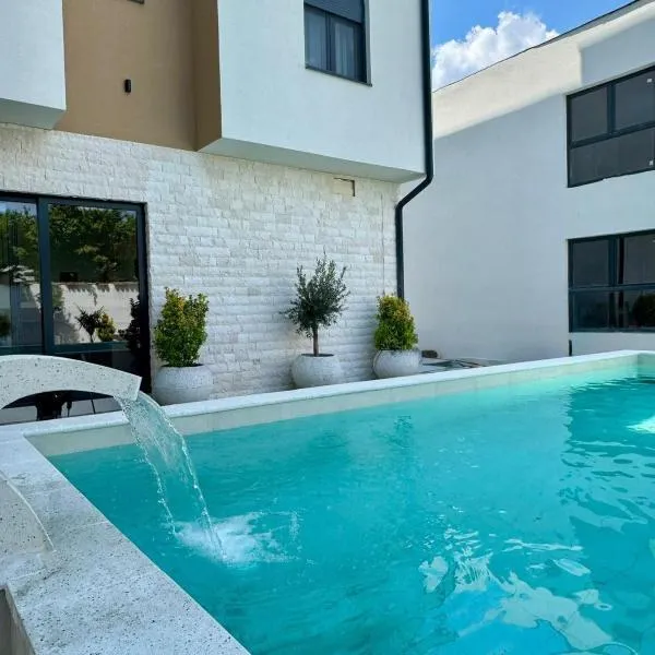 POOL RESORT- Vila Lena- Studio 3，位于维尔蒂尼克的酒店
