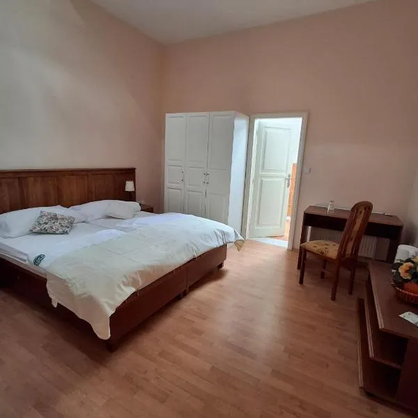 Statek Otradovice hotel，位于Otradovice的酒店