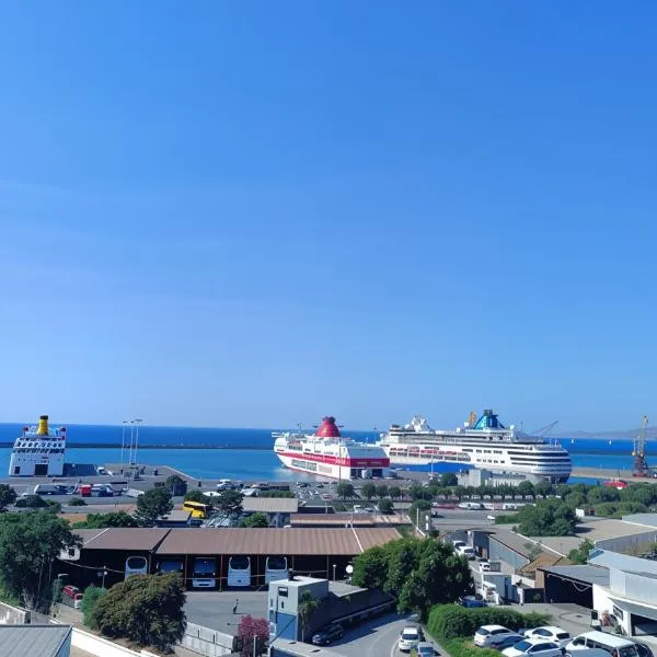 City Life Port Hotel，位于海若克利欧的酒店