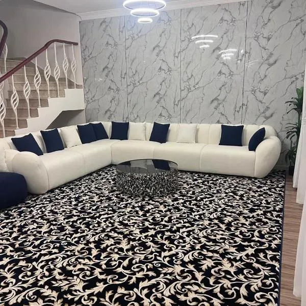 Royal Line Vacation Homes Rental LLC，位于迪拜的酒店