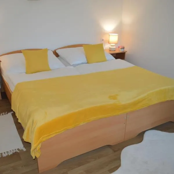 Veranda Apartman，位于基什孔豪洛什的酒店