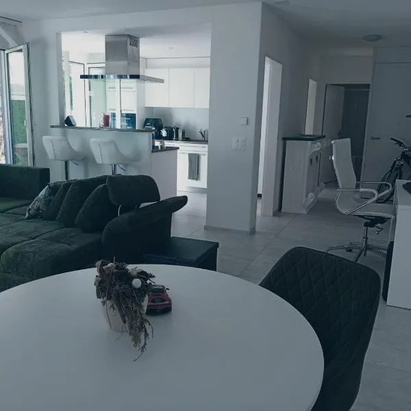 Hillfort suites，位于Lostorf的酒店