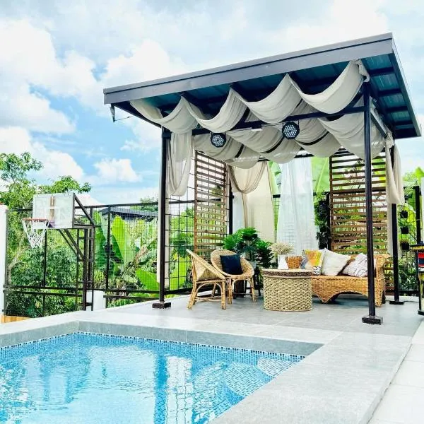 PRIVATE VILLA IN TAGAYTAY with PRIVATE POOL and Basketball Court LMN PLACE，位于大雅台的酒店