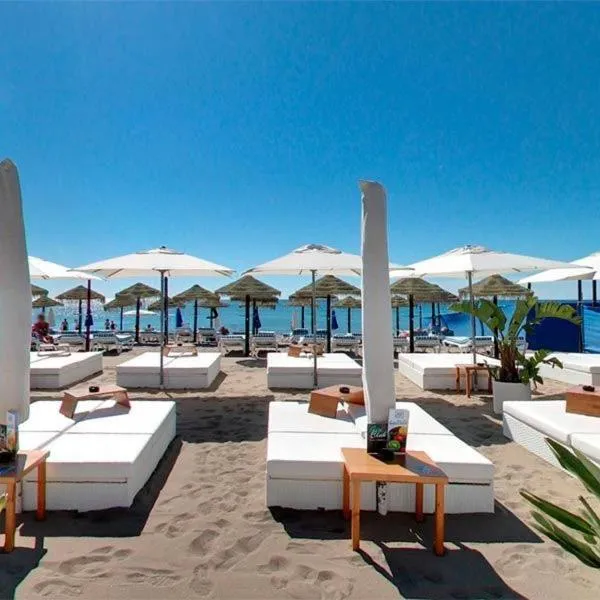 SUITE PLAYA CARIHUELA Apartamentos，位于多列毛利诺斯的酒店