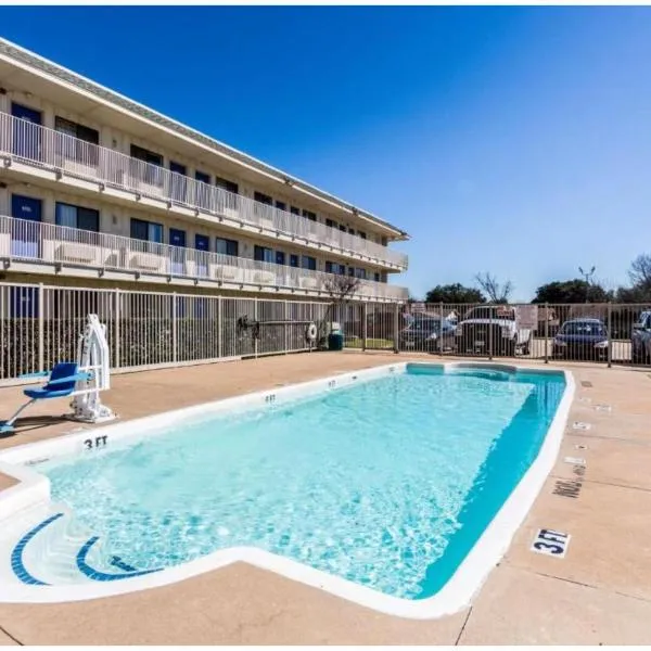 Motel 6-Garland, TX - Dallas，位于加兰的酒店