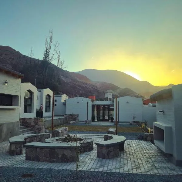 Los Olivos Purmamarca - Cabañas Boutique，位于普尔马马尔卡的酒店