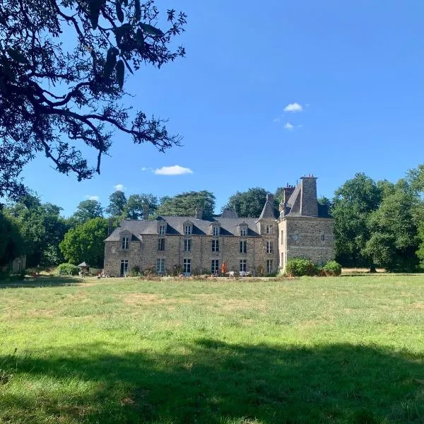 Maison d'Hôtes Château de La Lambardais，位于Maure-de-Bretagne的酒店