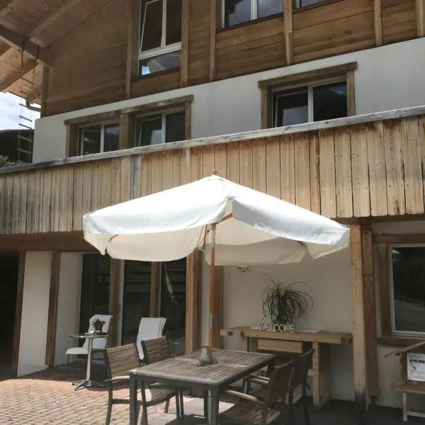 2-Zimmer Ferienwohnung,Parterre,Sitzplatz,Garage，位于阿德尔博登的酒店