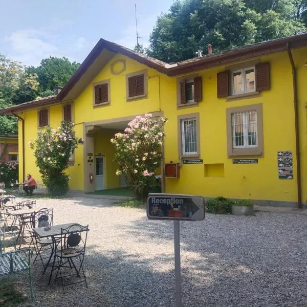 New Generation Hostel Como Lake，位于科莫的酒店