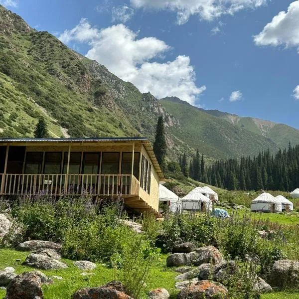 Abay Yurts - Altyn Arashan，位于Altynarasan的酒店