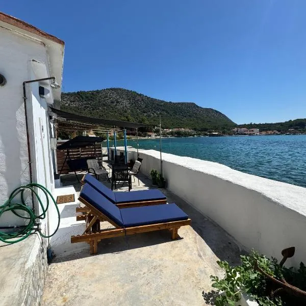 Riva Blue Silence -Seafront Retreat，位于Poseidónion的酒店