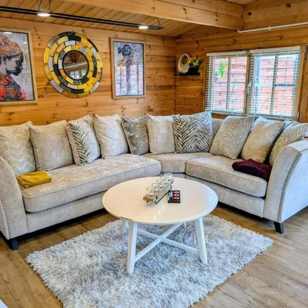 Log Cabin，位于雷纳姆的酒店