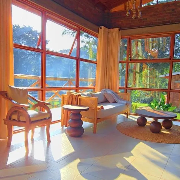 Daima Escape，位于育空河的酒店