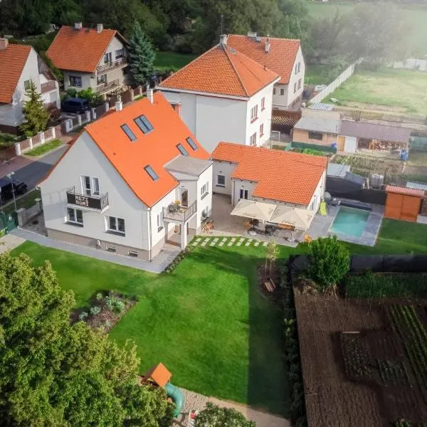 Mezidomí，位于Budyně nad Ohří的酒店