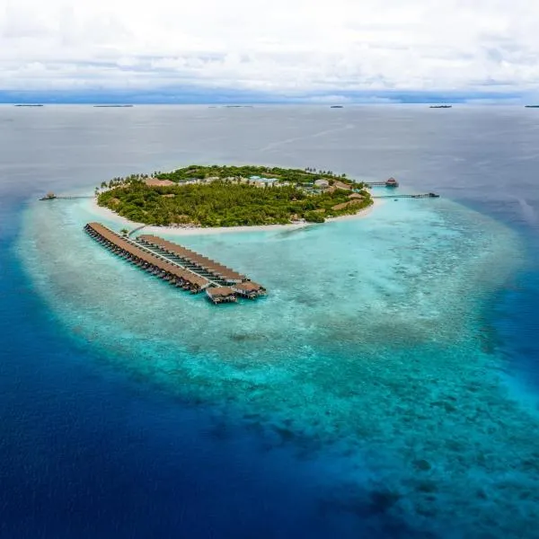 Reethi Faru Resort - Stay 5 Nights or More and Enjoy a Free Sunset Cruise，位于鲁阿环礁的酒店