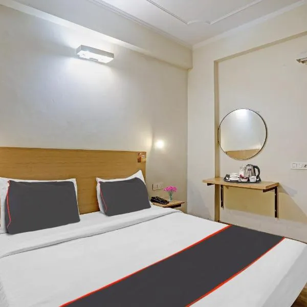 Capital O Mt Corporate Stays Near Iskcon Temple Noida，位于Indirapuram的酒店