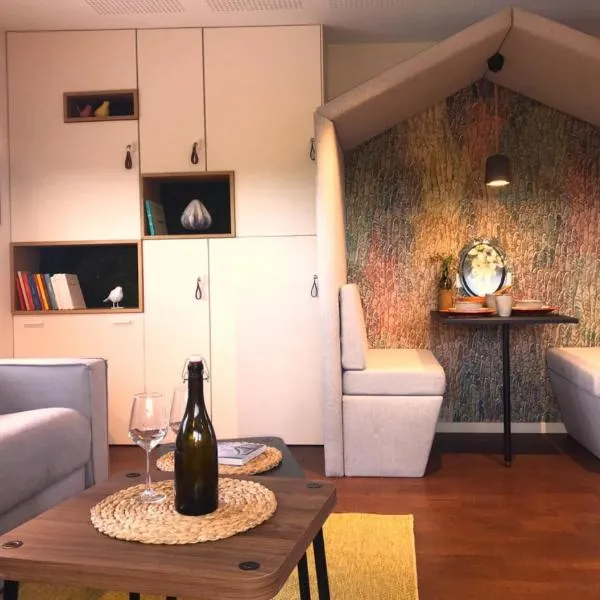 LA MAISON DES BOIS D'OCRE - Gîte Appart Design - Clim Pkg Wifi Jardin à 10mn de Dijon，位于Messigny-et-Vantoux的酒店