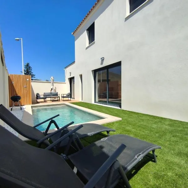 Superbe Maison neuve Piscine Clim parking Recharge voiture électrique，位于Bouillargues的酒店