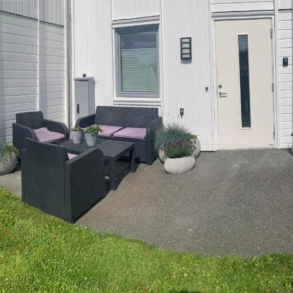 Rom i nyere rekkehus nord i Haugesund，位于海宁格松的酒店