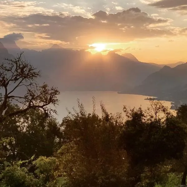 Ferienhaus mit Berg-und Seesicht，位于费尔茨巴赫的酒店