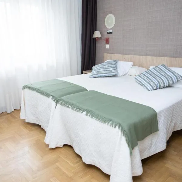 Hotel El Molinón，位于坎加斯德尔纳尔塞亚的酒店