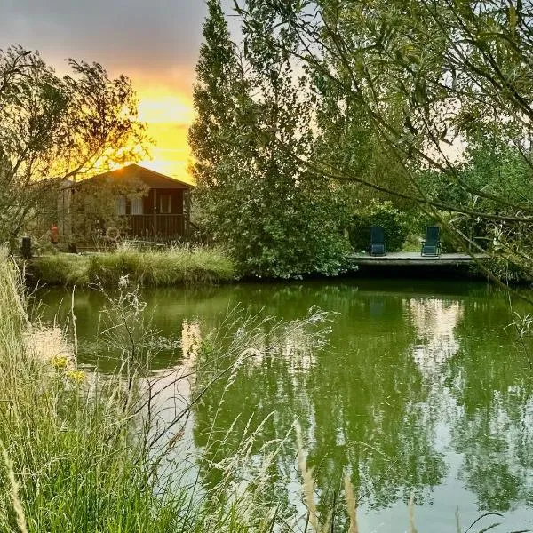 hillgate farm lodges，位于Gedney Hill的酒店