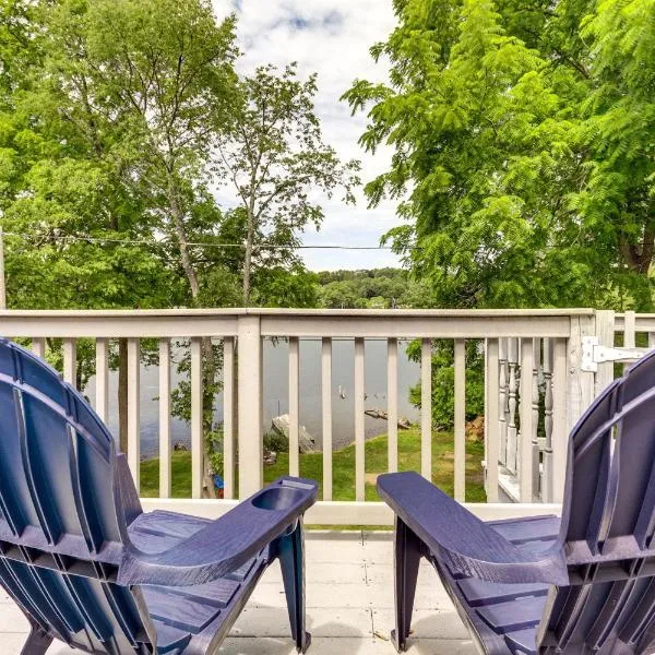 Lakefront Cottage 2 Mi to Palladium in Worcester!，位于伍斯特的酒店