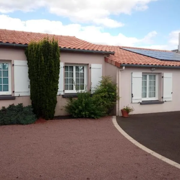 Chambres au calme chez l habitant à Champtoceaux près de Oudon，位于Champtoceaux的酒店