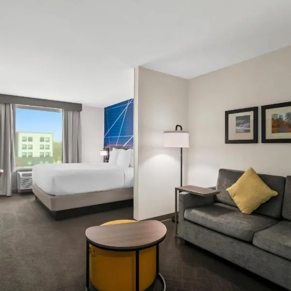 Comfort Suites Bentonville - Rogers，位于本顿维尔的酒店
