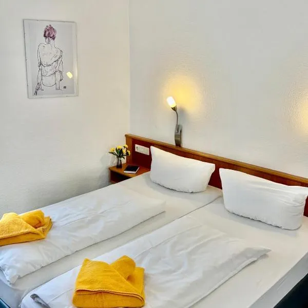 Hotel Goldener Adler，位于德利茨希的酒店