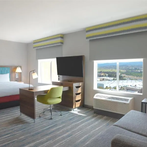 Hampton Inn By Hilton Santa Clarita-Valencia，位于圣塔克拉瑞塔的酒店