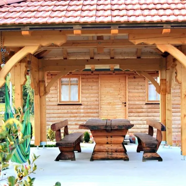 Traditional Croatian Cabins，位于Vukomerić的酒店