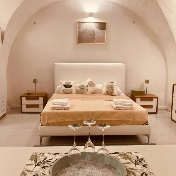 F&F Room，位于萨萨里的酒店