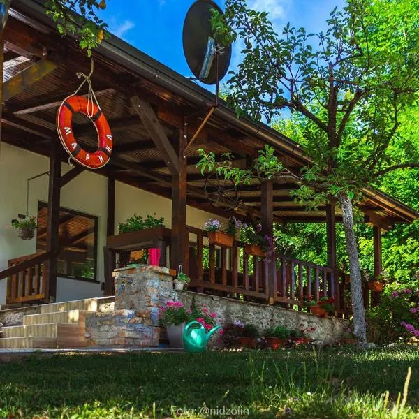 Vila Marina na obali Dunava，位于Neštin的酒店