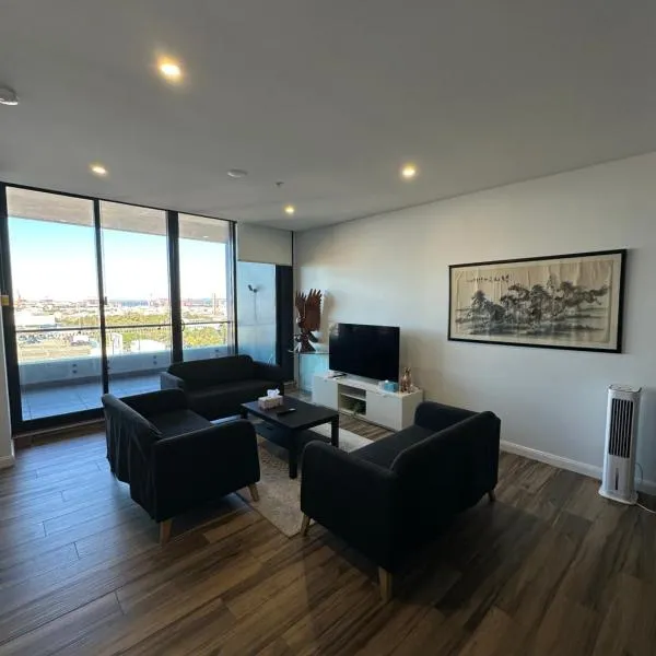 Eastern suburbs apt near beach and airport，位于悉尼的酒店