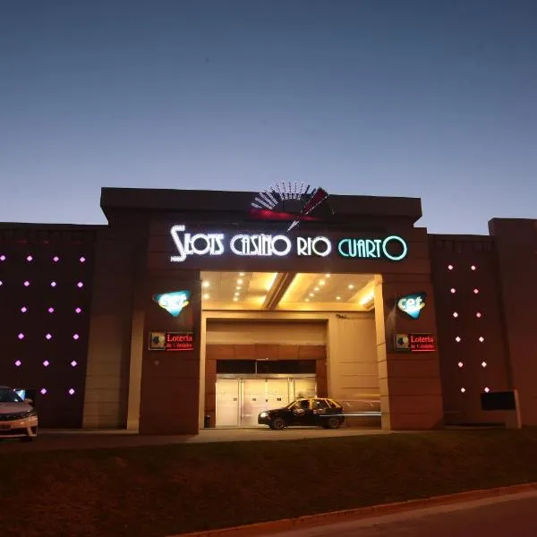 Howard Johnson Rio Cuarto Hotel y Casino，位于Espinillo的酒店