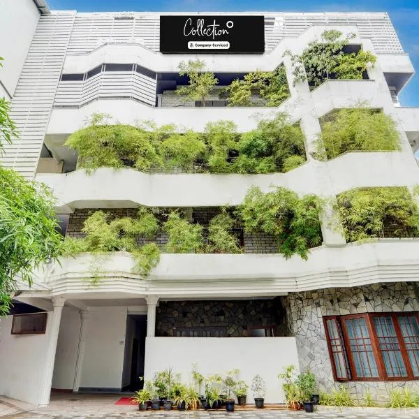 Super Collection O Vazhakkala Kakkanad，位于卡卡纳德的酒店