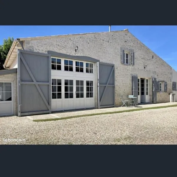 Chambre d'hote，位于Saint-Dizant-du-Gua的酒店