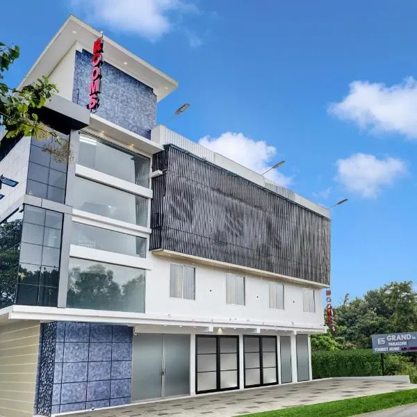 Grand Parassini by staymax，位于Parassinikadavu的酒店