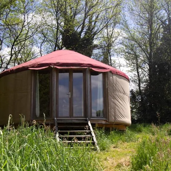 Yourte en Corrèze - La Main Sauvage，位于Salon-la-Tour的酒店