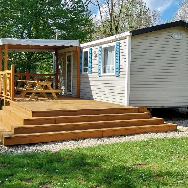 Mobil-home - Bairon - Bord de lac，位于Le Chesne的酒店