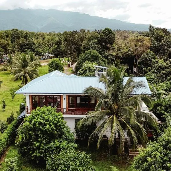 Paruparong Bughaw Ecofarm Resort，位于Quezon的酒店