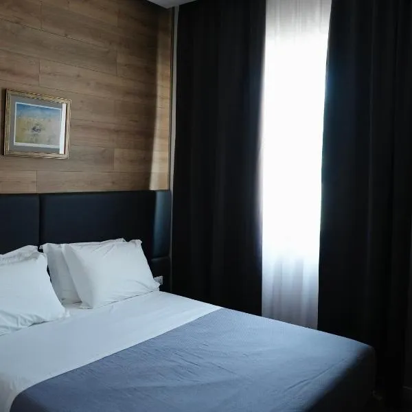 BluePoint Hotel，位于Tepelenë的酒店