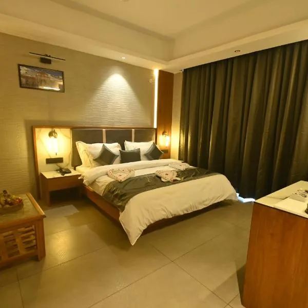 Hotel Ravine Palace，位于兰斯顿的酒店