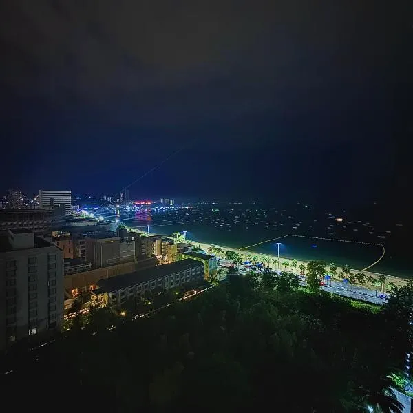 Viewtalay 6 Premium Suites，位于芭堤雅市中心的酒店